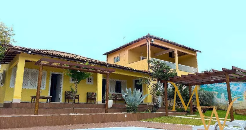 Casa de Alto - Um Refúgio Privativo com 3 Residências e Muito Verde.