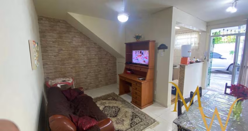 CASA À VENDA NO PORTINHO - CONDOMÍNIO FECHADO