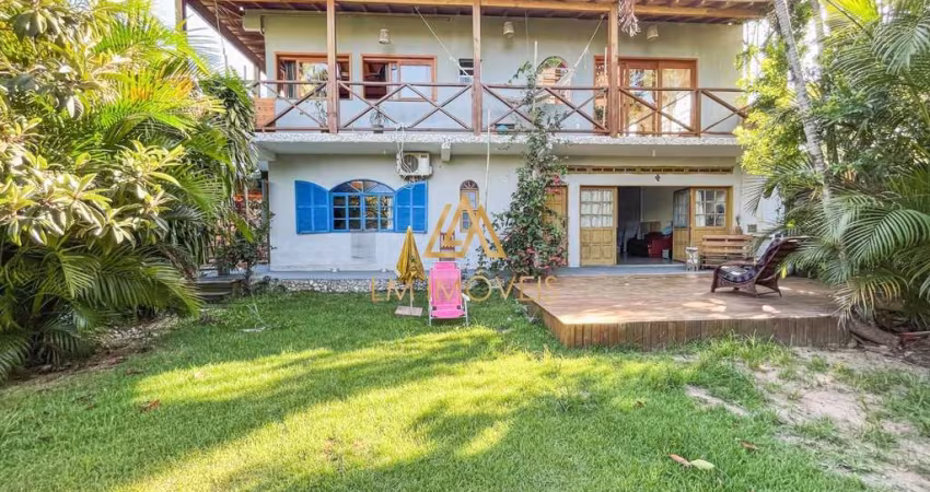 Casa aconchegante com amplo terreno próximo a lagoa do Quintino