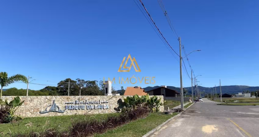 Lote pronto para construir, loteamento às margens da lagoa.