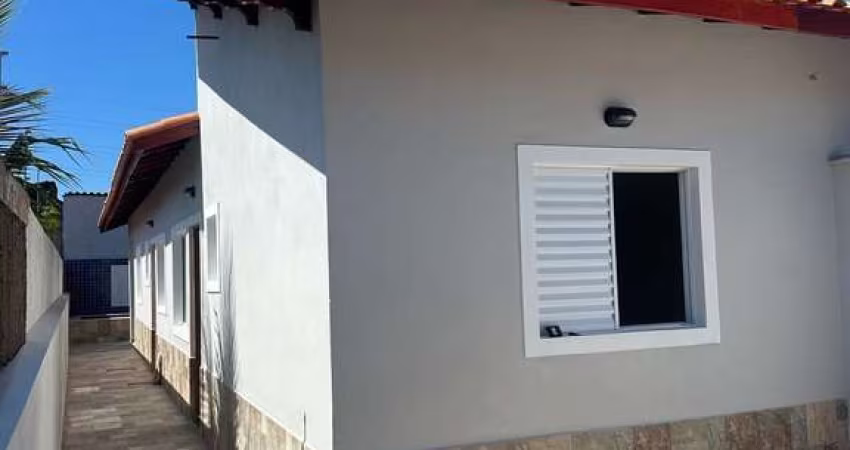 Casa a venda com Piscina e Churrasqueira  no bairro Suarão, Itanhaém/SP