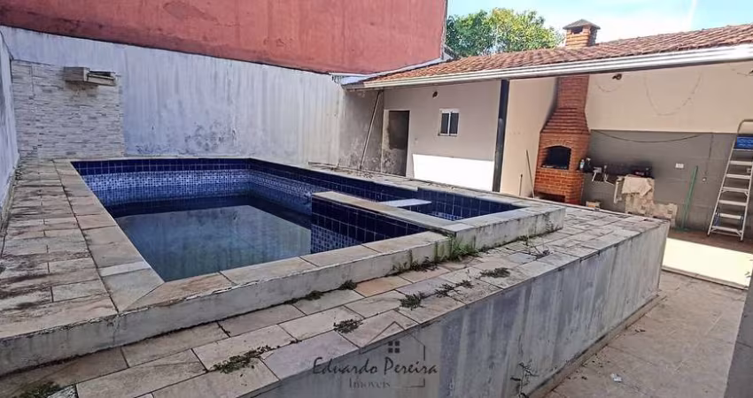 Casa á venda com churrasqueira e piscina 700 metros da praia no bairro  Tupy, Itanhaém/SP
