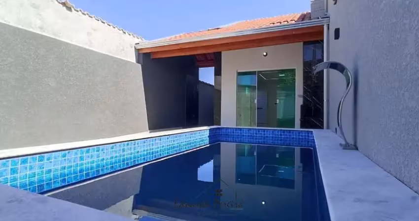 Casa a venda com piscina e churrasquiera no bairro  Satélite, Itanhaém/SP
