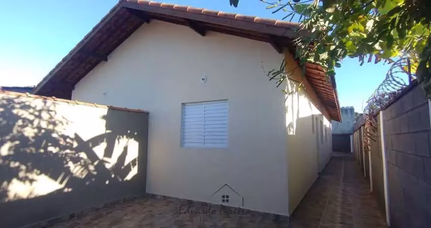 Casaá venda no bairro Nova Itanhaém