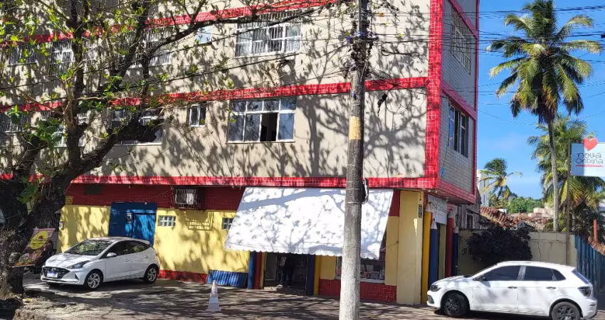 Apartamento em ondina, próximo à praia, excelente localização.