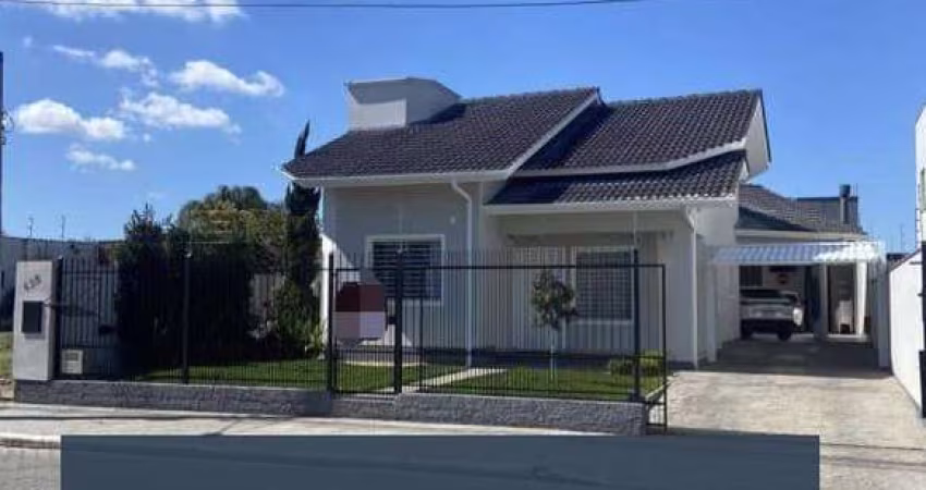 CASA COM TRÊS DORMITÓRIOS - UNIVERSITÁRIO
