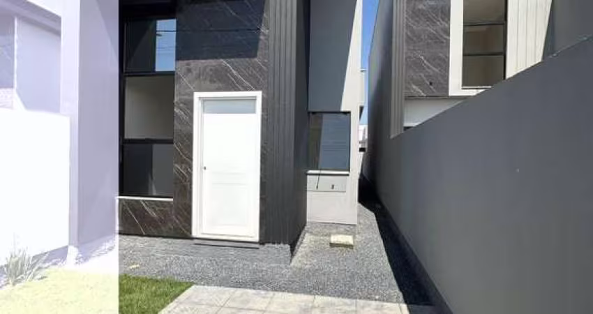 Casa à venda em Tijucas, com 2 quartos, 60m²