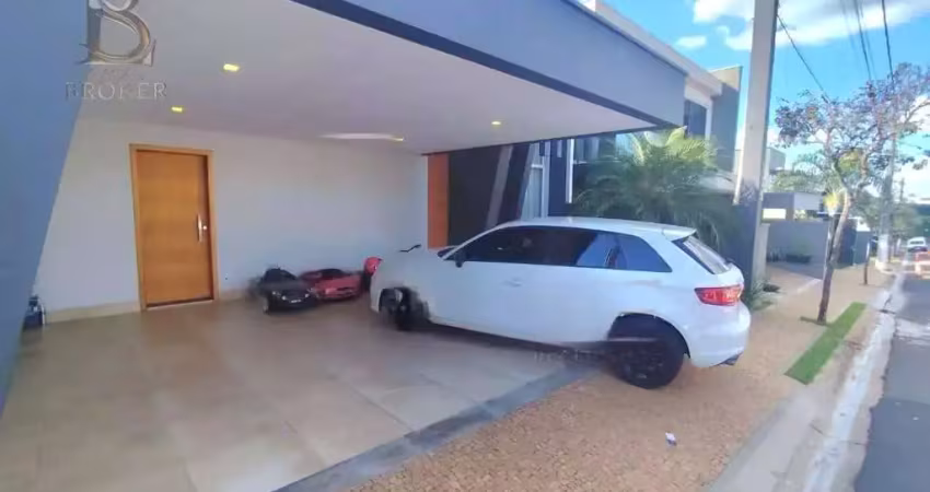 Casa à Venda no Centro Lácio Marília: 3 Suítes, 4 Banheiros