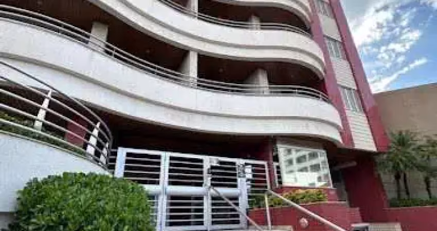 Apartamento com 3 quartos para alugar no Centro, Marília 