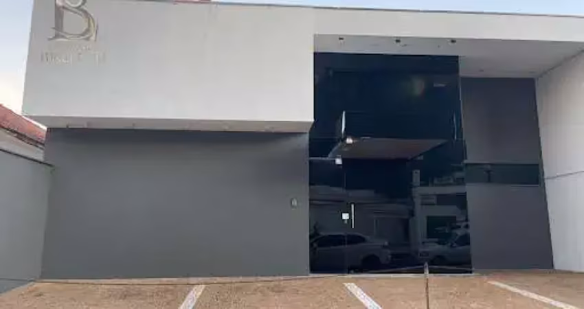 Barracão para alugar no centro de marília, 300m², 4 banheiros