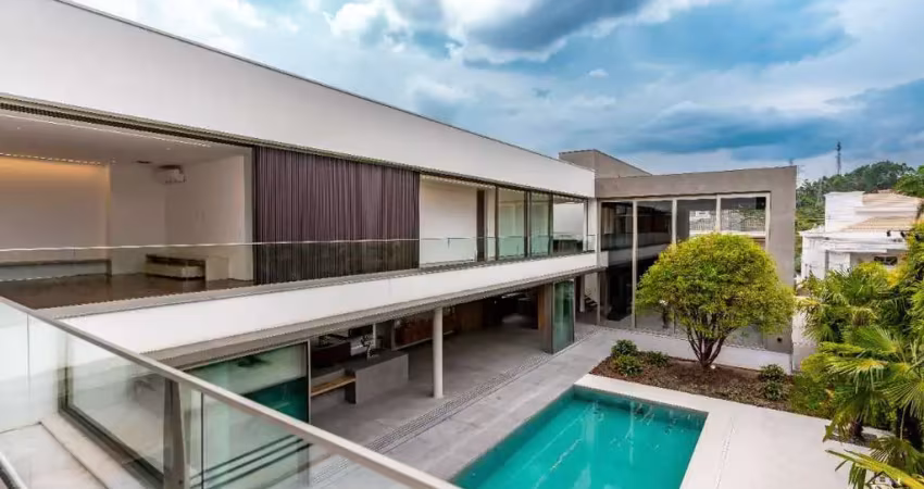 Oportunidade única: casa semi-nova no condomínio residencial tamboré 2, com piscina e portaria 24h!