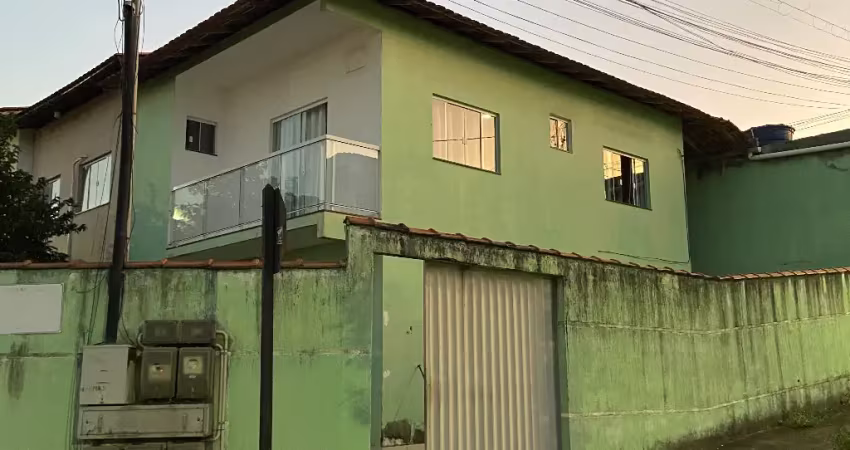 Casa duplex com 03 quartos suite , bairro mestre álvaro