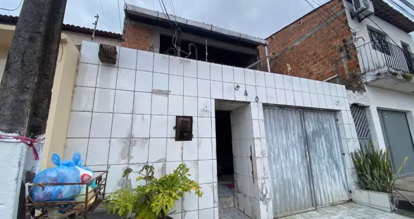 Casa com 02 suítes e 132m² em santa lúcia - maceió - al