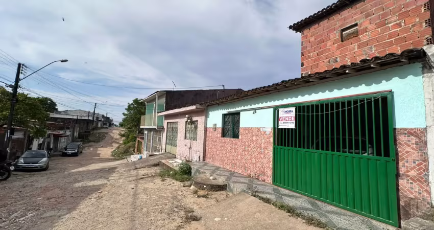 Casa com 2 quartos à venda na Rua Oswaldo Ramos, 45, Santa Lúcia, Maceió