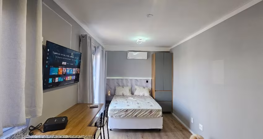 Studio Mobiliado próximo a Estacao de Metrô Campo Belo  e  ao eixo  Chucri Zaidan / Berrini- Brooklin