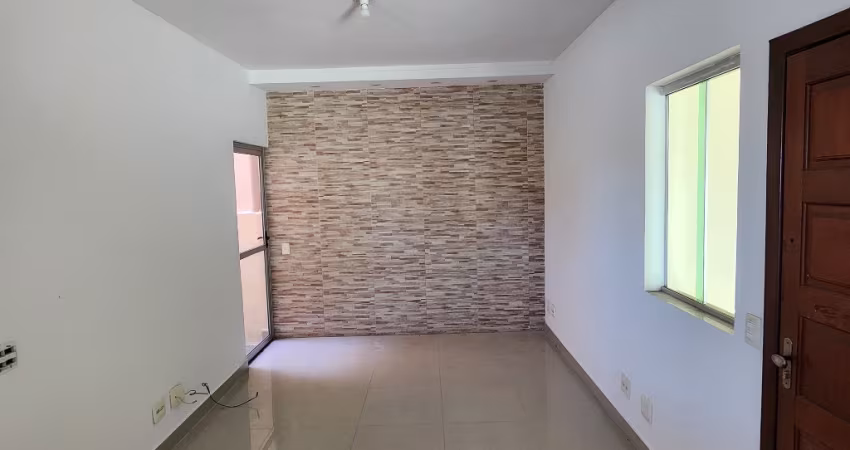Casa geminada 3 quartos para locação no Xangrilá