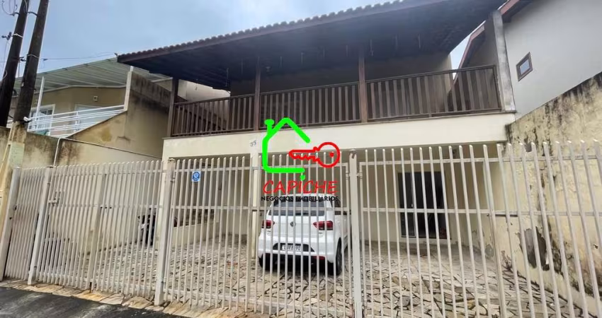 Oportunidade imperdível: Casa à venda em Vinhedo-SP, no bairro Bosque, com 3 quartos, 1 suíte, 2 salas, 3 banheiros, 6 vagas de garagem e 164,71 m² de área.