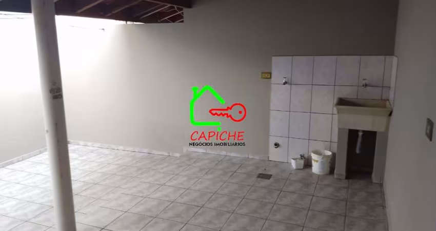 Casa para locação em Vinhedo-SP no bairro Bosque, com 2 quartos, 1 sala, 1 banheiro e 1 vaga de garagem!