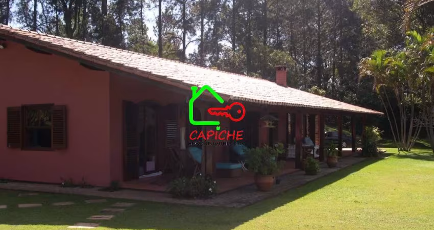 Casa de Condomínio à Venda ou Locação em Vinhedo-SP, Bairro Caixa D´água: 4 Quartos, 2 Suítes, 3 Salas, 4 Banheiros, 12 Vagas, 550m².