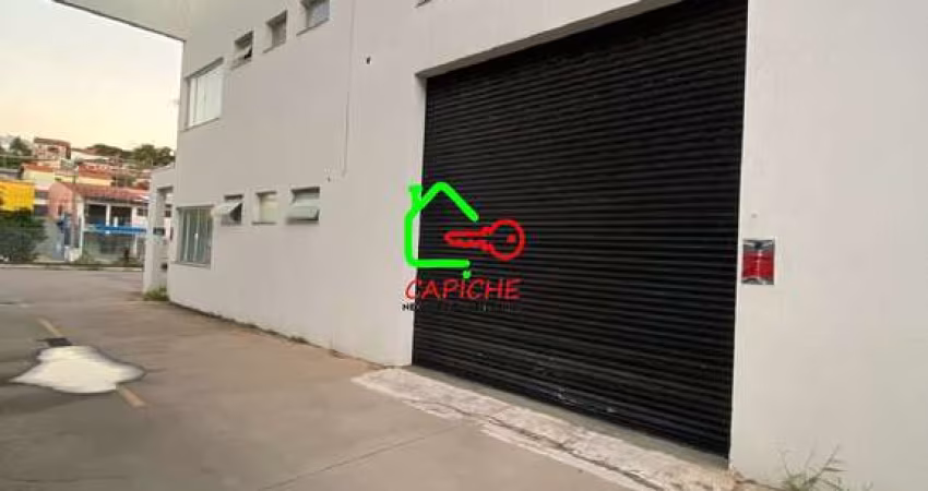 Salão Comercial para Locação no Centro de Vinhedo-SP: 2 salas, 2 banheiros, 4 vagas de garagem, 200m² de área.