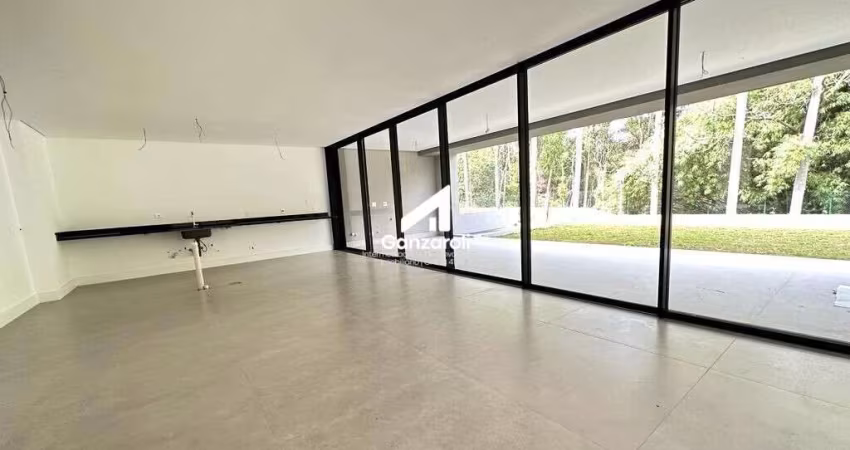 Condomínio Residencial Hípica Max Garden - Casa Alto Padrão em Condomínio - NOVO