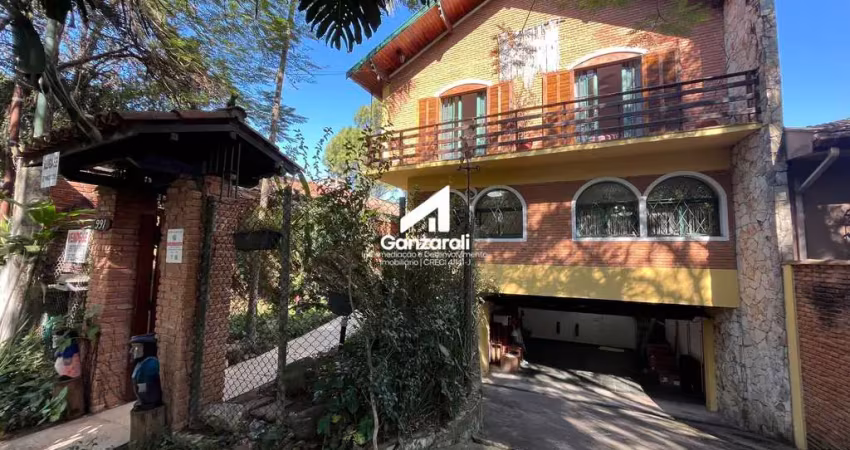 Casa á venda no brooklin, 3 dormitórios (1 suíte), quintal, jardim, área gourmet - r$1.800.000
