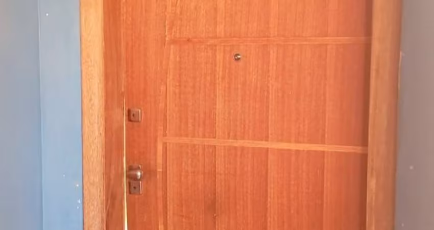 APARTAMENTO DE 02 QUARTOS  NO VENEZA