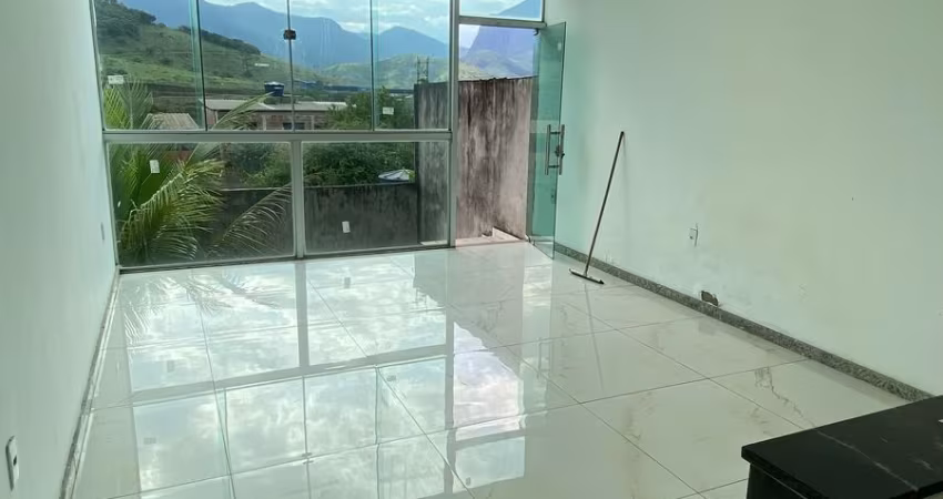 LINDA CASA NO CACHEIRA DO VALE
