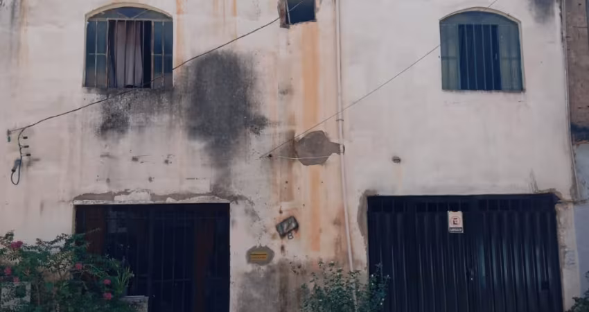 CASA PRA SER REFORMADA NO BETHANIA.