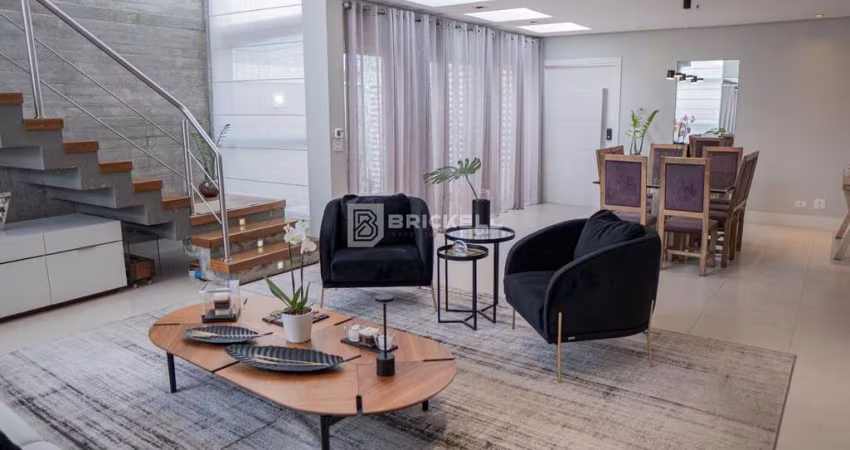 Casa em Condomínio à Venda no Campo Comprido– 3 Suítes