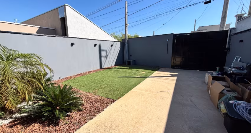 Casa térrea no bairro Jardim Nova Veneza, em terreno de 150m2, com suíte, Jd de inverno em Indaiatuba SP