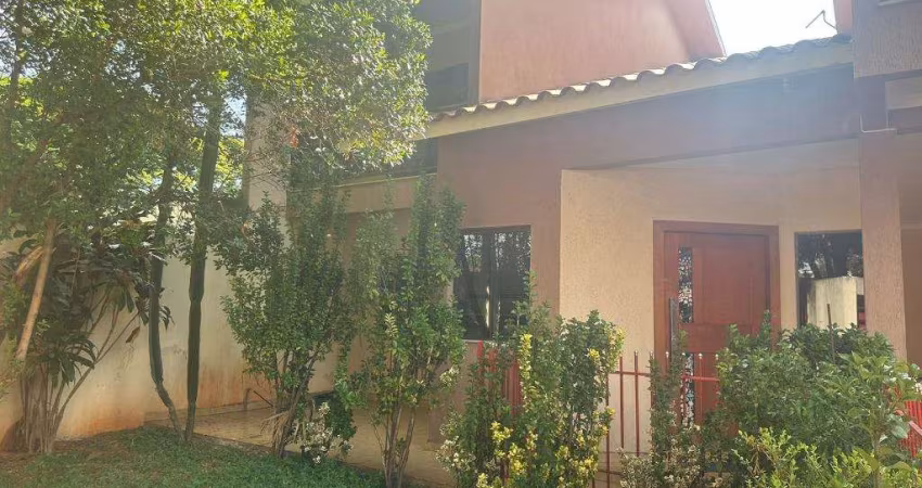 Casa à venda em Maringá, Zona 08, com 6 quartos, com 327 m