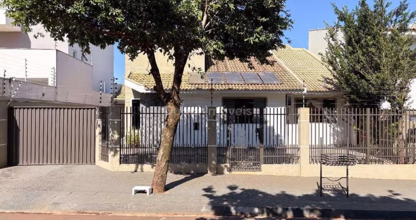 LINDA CASA  ESPAÇOSA NA Vila Marumby COM PISCINA E EDÍCULA