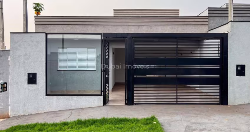 Linda casa no Jardim Munique. Casa Nova. Ótima localização