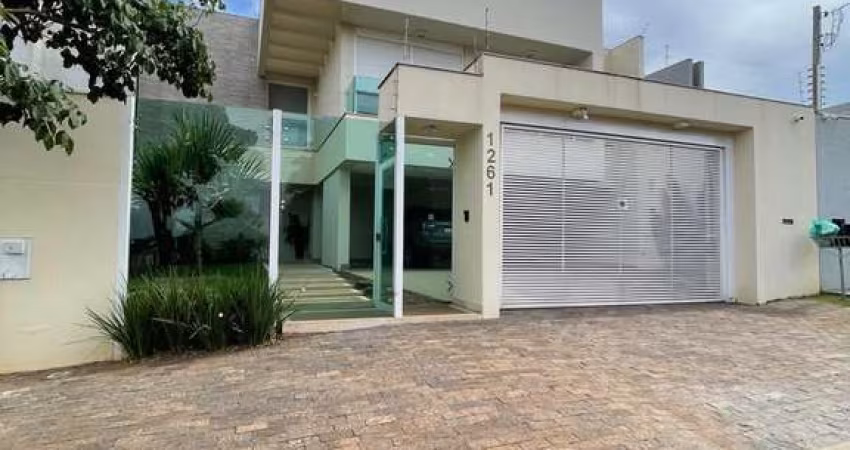 Casa à Venda com 4 Suítes, Área de Lazer Completa em Maringá  R  3.000.000,00