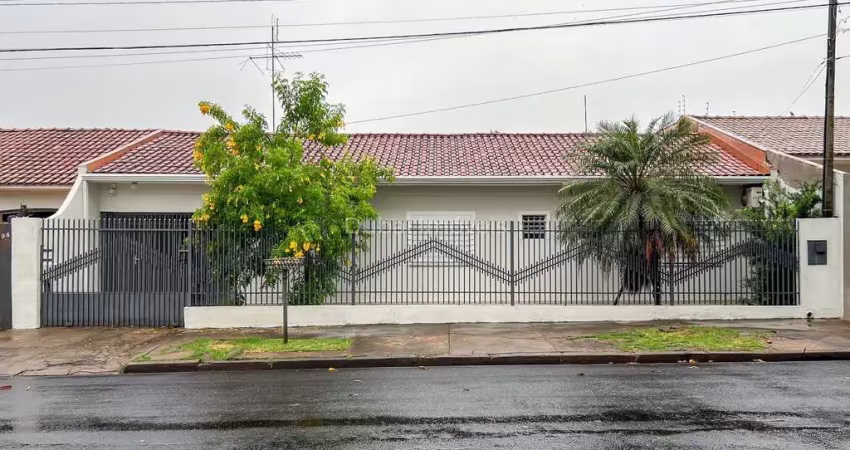 Casa à venda na zona norte de maringá com piscina | 3 quartos  sendo 1 suíte