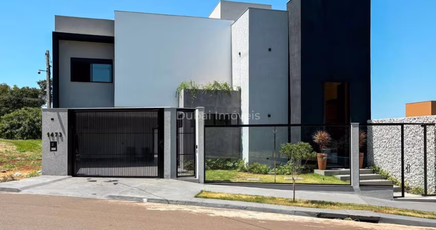 Lindo Sobrado em Região Nobre de Maringá  Este belíssimo imóvel oferece conforto e sofisticação.