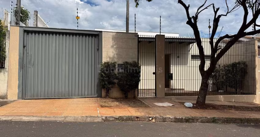 Casa com 2 Suítes, Edícula e Terreno de 420m  - Jardim Leblon, Maringá PR