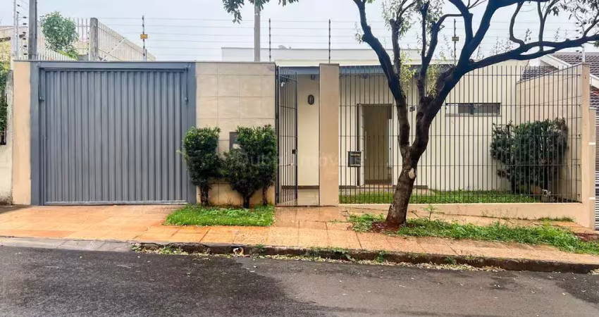 Casa com 2 Suítes, Edícula e Terreno de 420m  - Jardim Leblon, Maringá PR