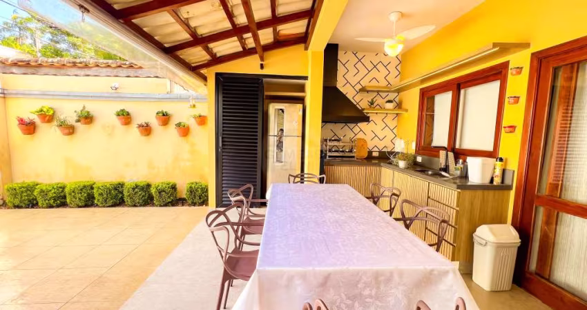 Casa em Condomínio na Praia de Juquehy - À VENDA
