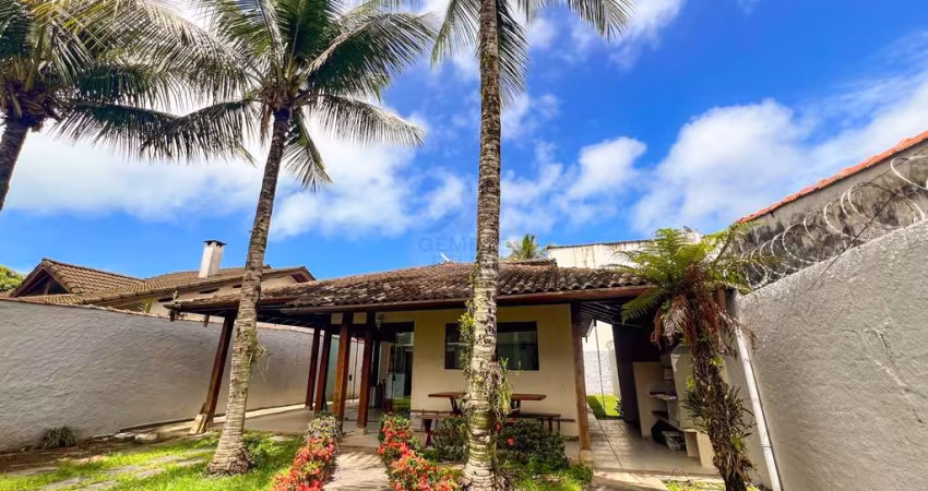 Casa Poucos Passos do Mar na Praia de Juquehy - À VENDA
