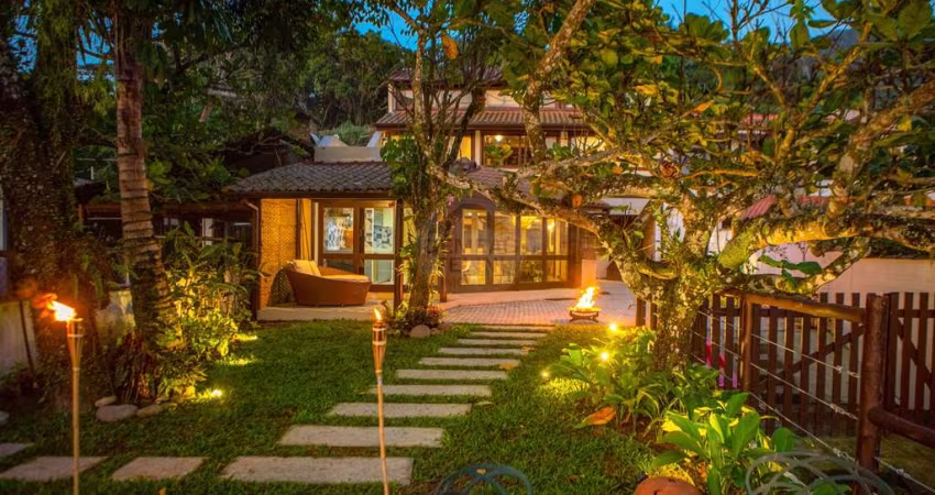 Casa Excepcional Frente ao Rio e Mar de Barra do Una - VENDA E LOCAÇÃO ANUAL
