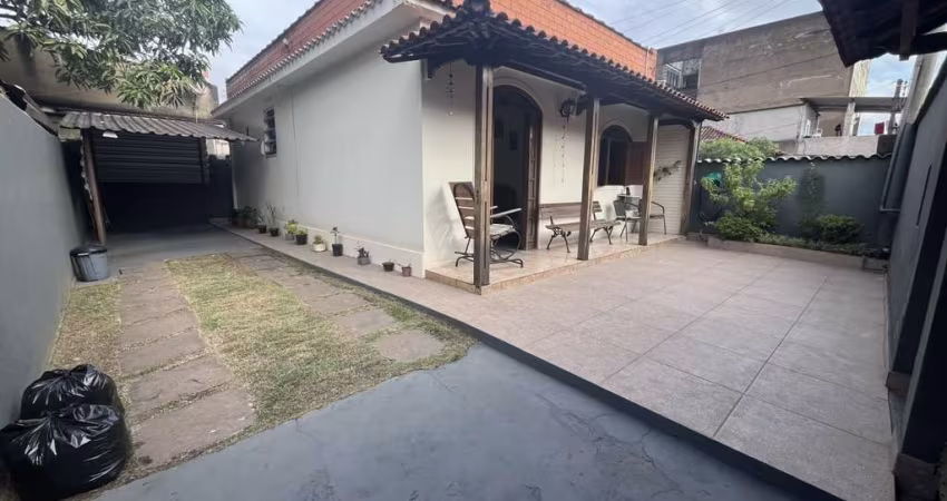 Casa para Venda em Volta Redonda, Vila Mury, 2 dormitórios, 1 banheiro, 2 vagas