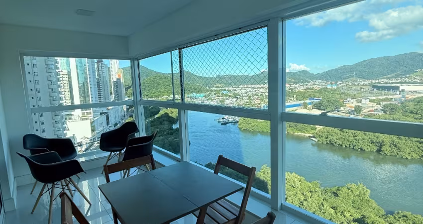 Apto de alto padrão de locação anual em frente ao mar