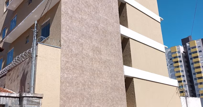 Moderno e Bem Localizado – Apartamento com Suíte no Centro