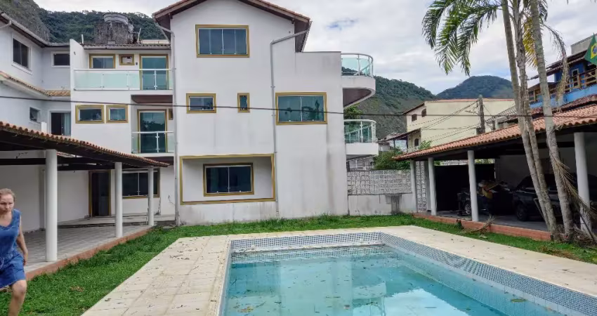 Casa duplex-700m2-4 suites-área gourmet-quintal -vargem pequena