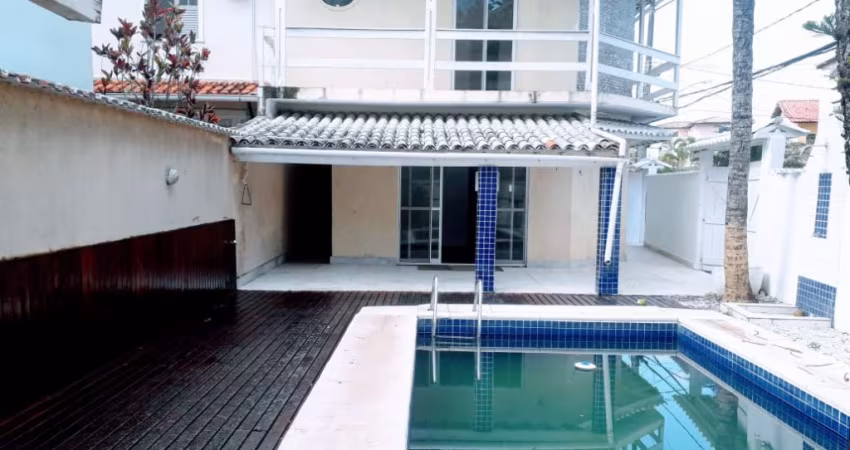 Casa duplex-esquina -Vargem pequena