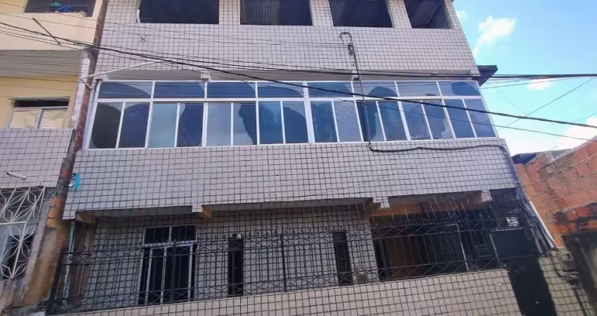 Casa toda reformada com 2 quartos, sala, cozinha, banheiro, varanda.