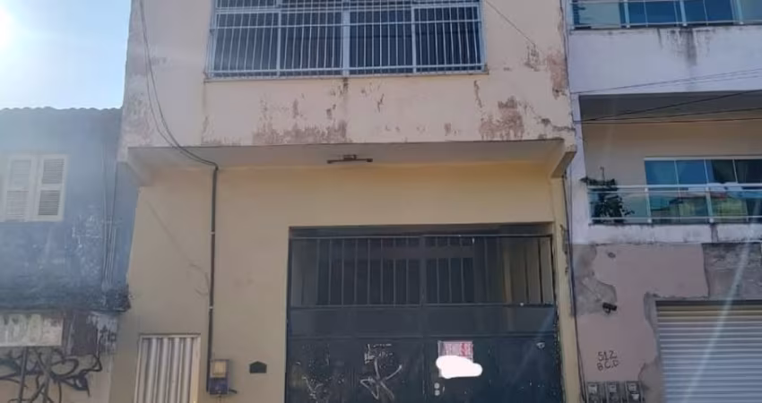 Vendo Duplex na Rua Tupi, bairro Jóquei Clube