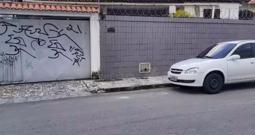 Vendo Excelente Casa na Rua Iguape  Bairro:  Parangaba